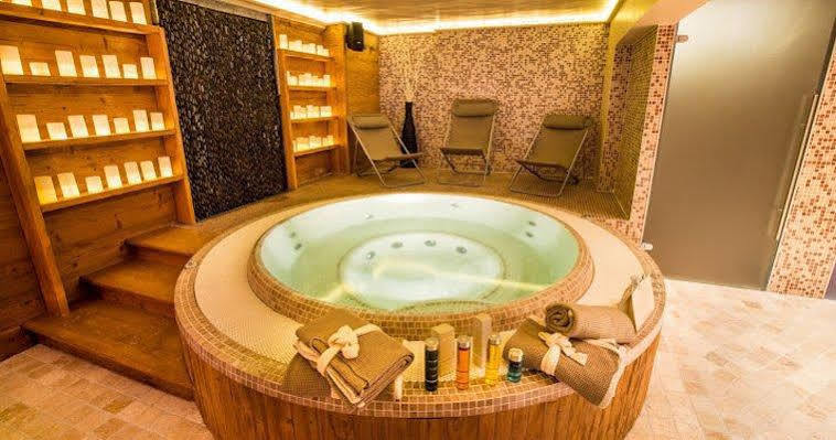 Вилла Chalet Le Yeti Мерибель Экстерьер фото